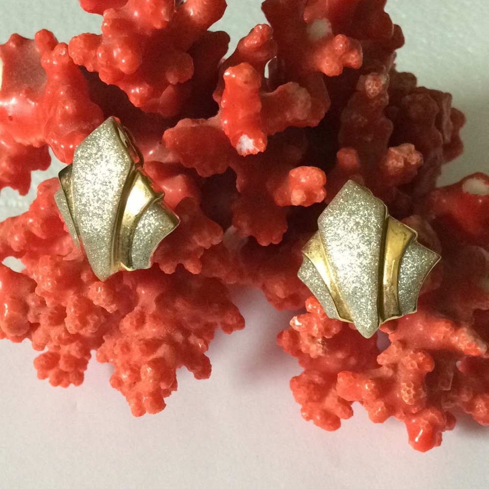 Vintage MH clip on earrings